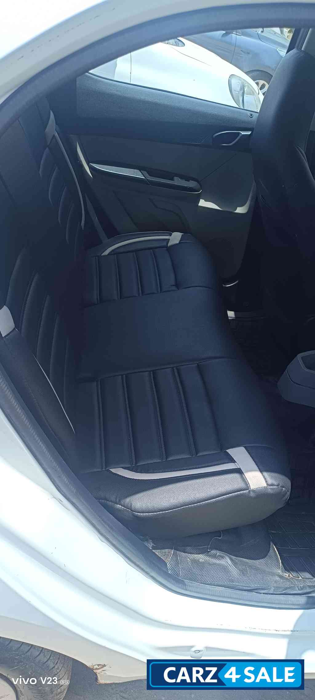 White Tata Tiago XT PETROL