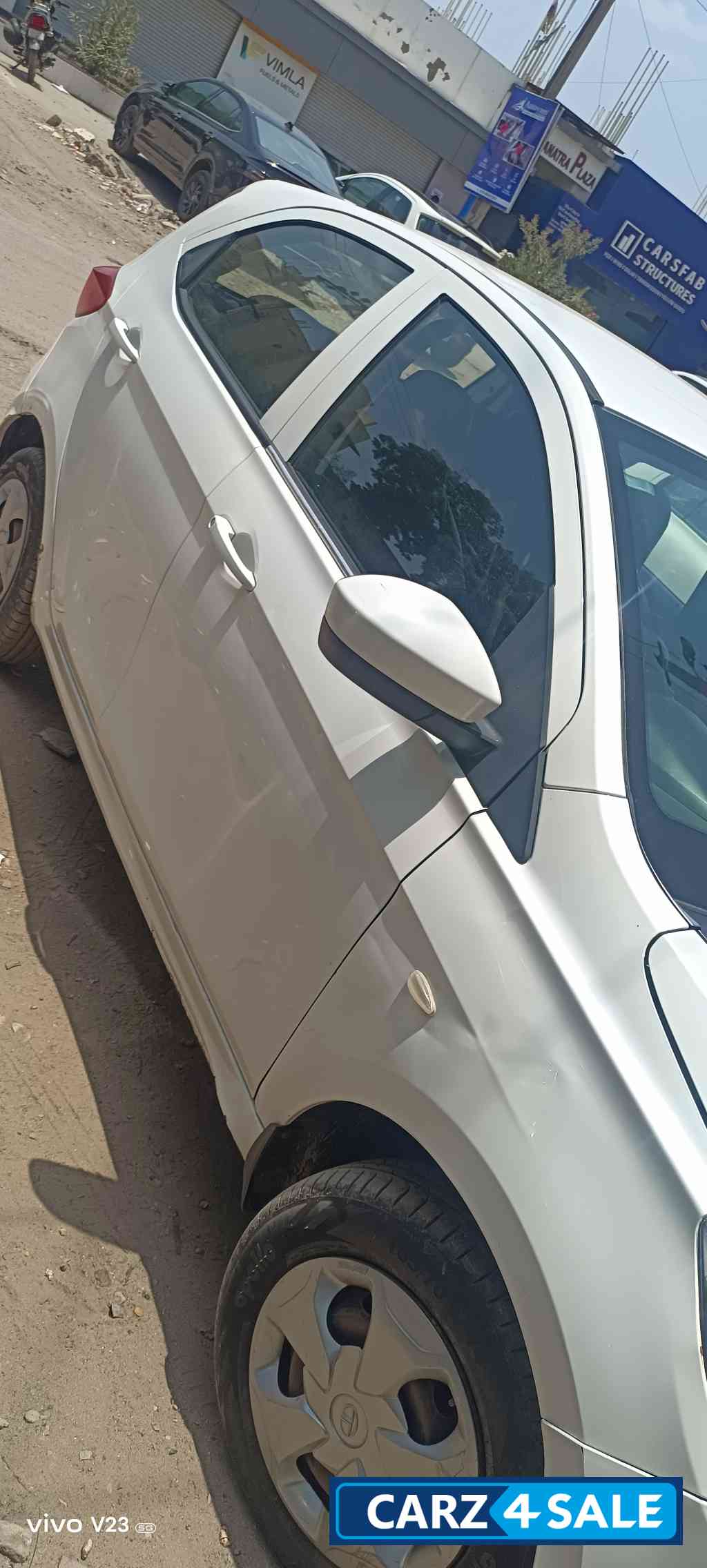 White Tata Tiago XT PETROL