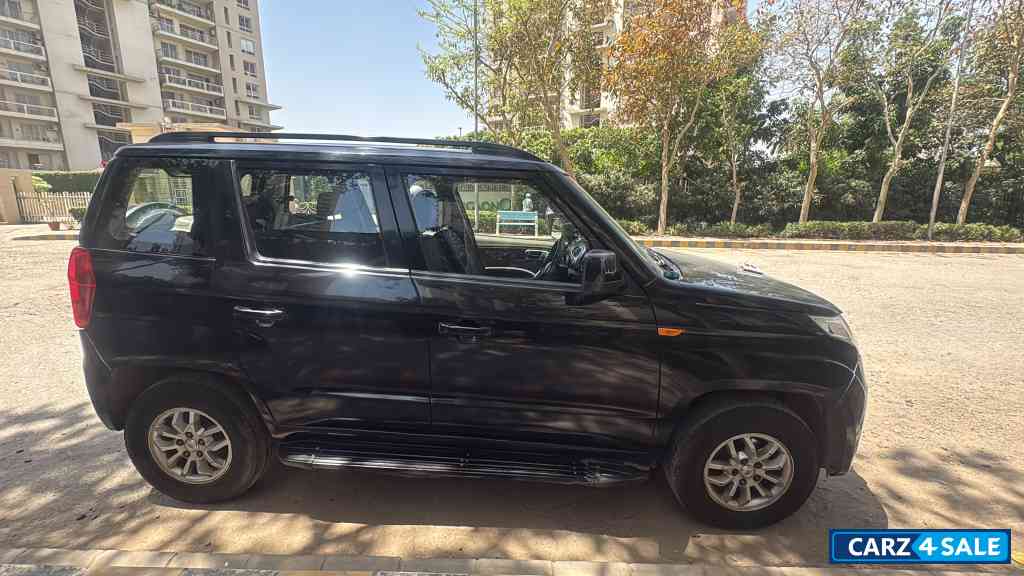Mahindra TUV300 T8