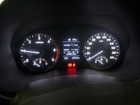 White Hyundai Verna sx