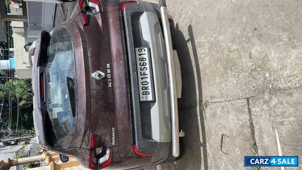 Brown Renault Kiger RXT MT turbo