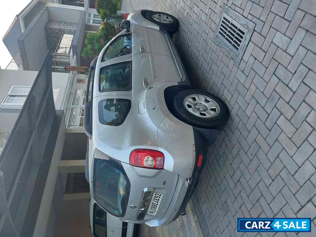 Renault Duster Petrol RXE