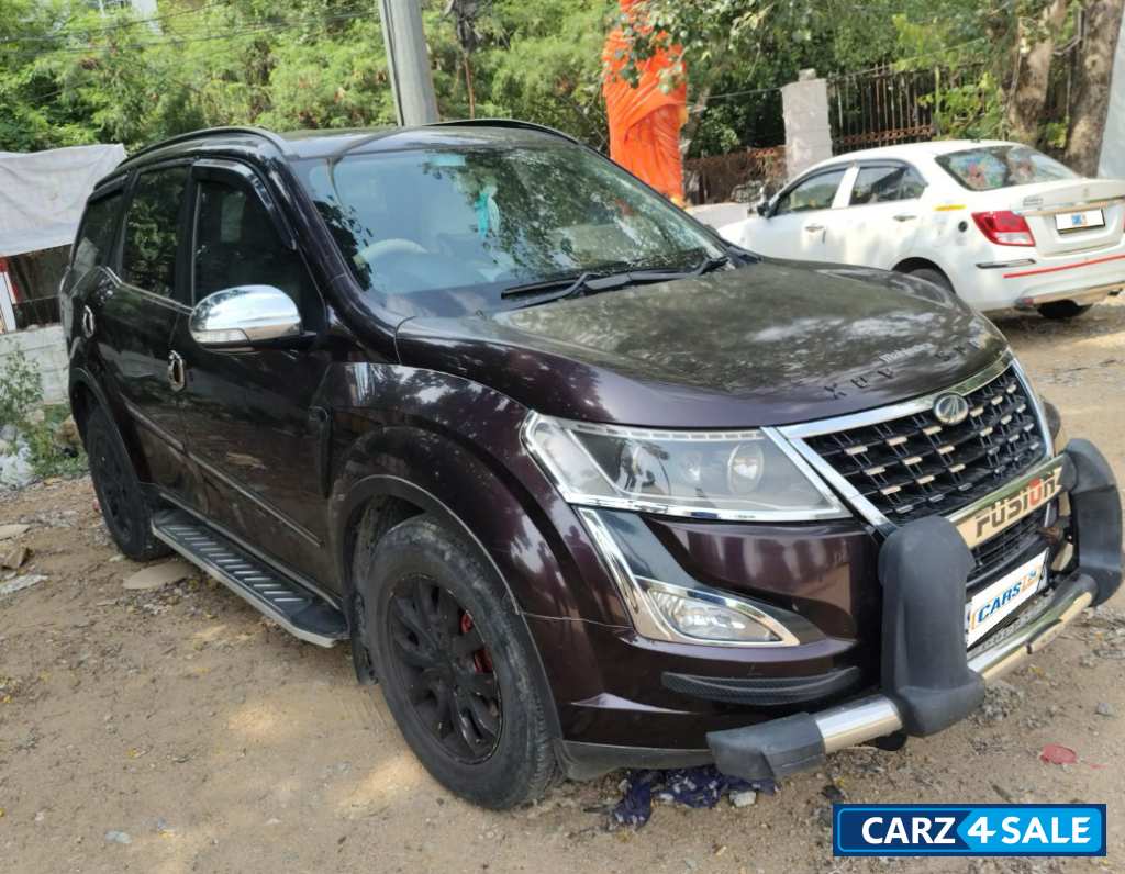 Mahindra XUV 500 W9 2.2 diesel manual