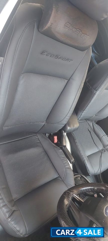 White Ford Ecosport Trend Plus