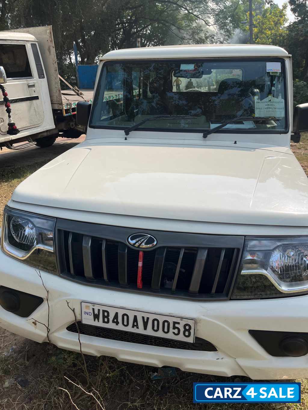 White Mahindra Bolero B4