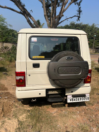 White Mahindra Bolero B4