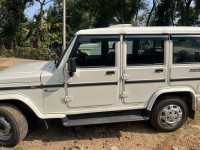 White Mahindra Bolero B4