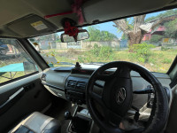 White Mahindra Bolero B4