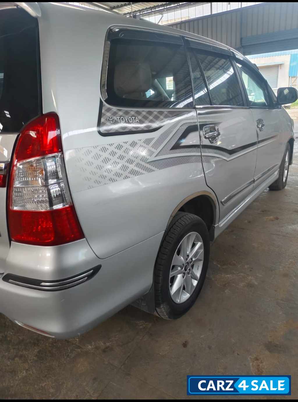 Toyota Innova VX2.5