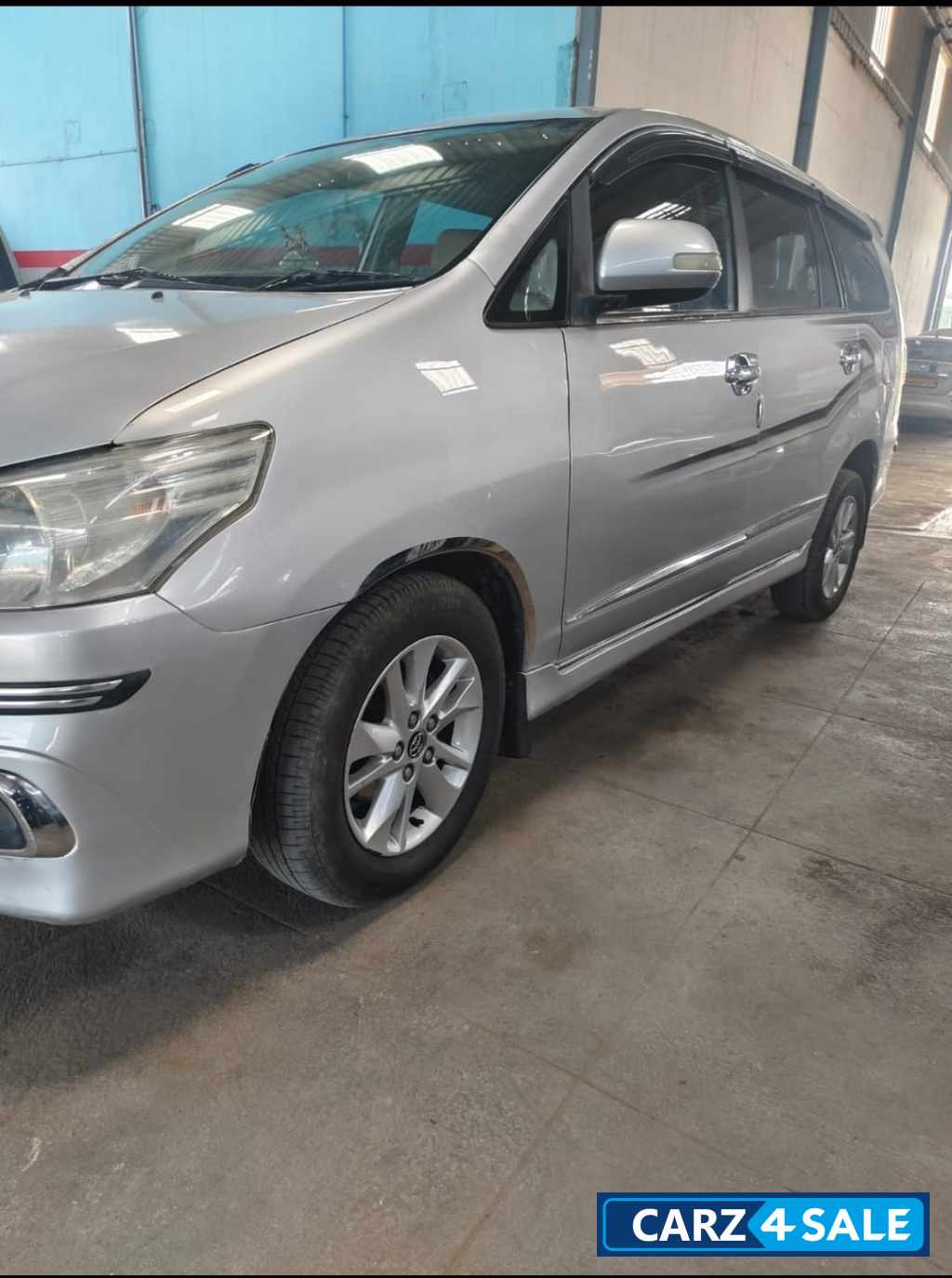 Toyota Innova VX2.5