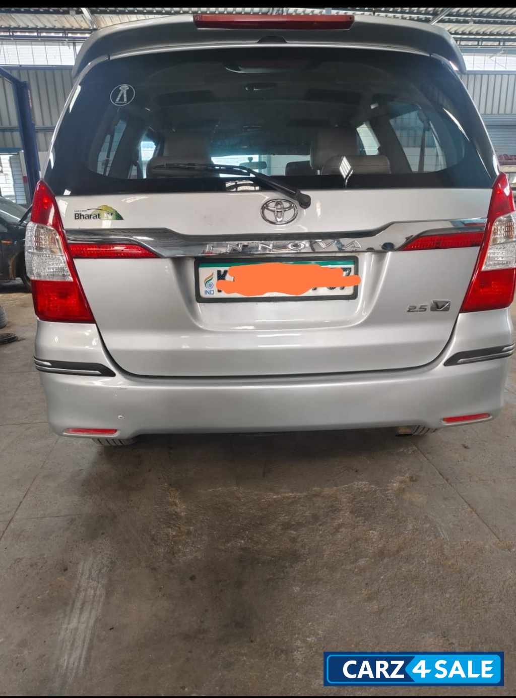 Toyota Innova VX2.5