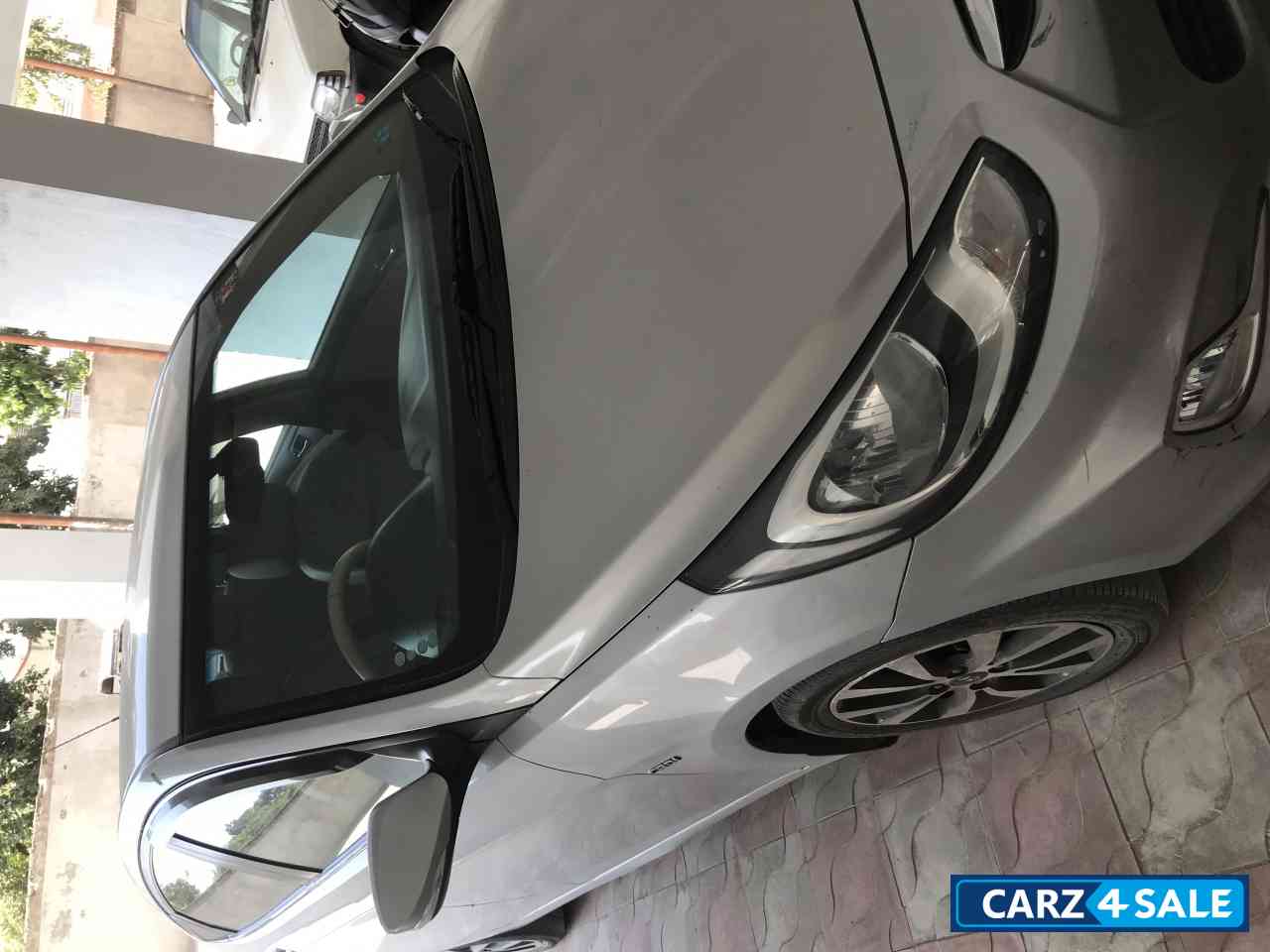 Hyundai  Verna fludic