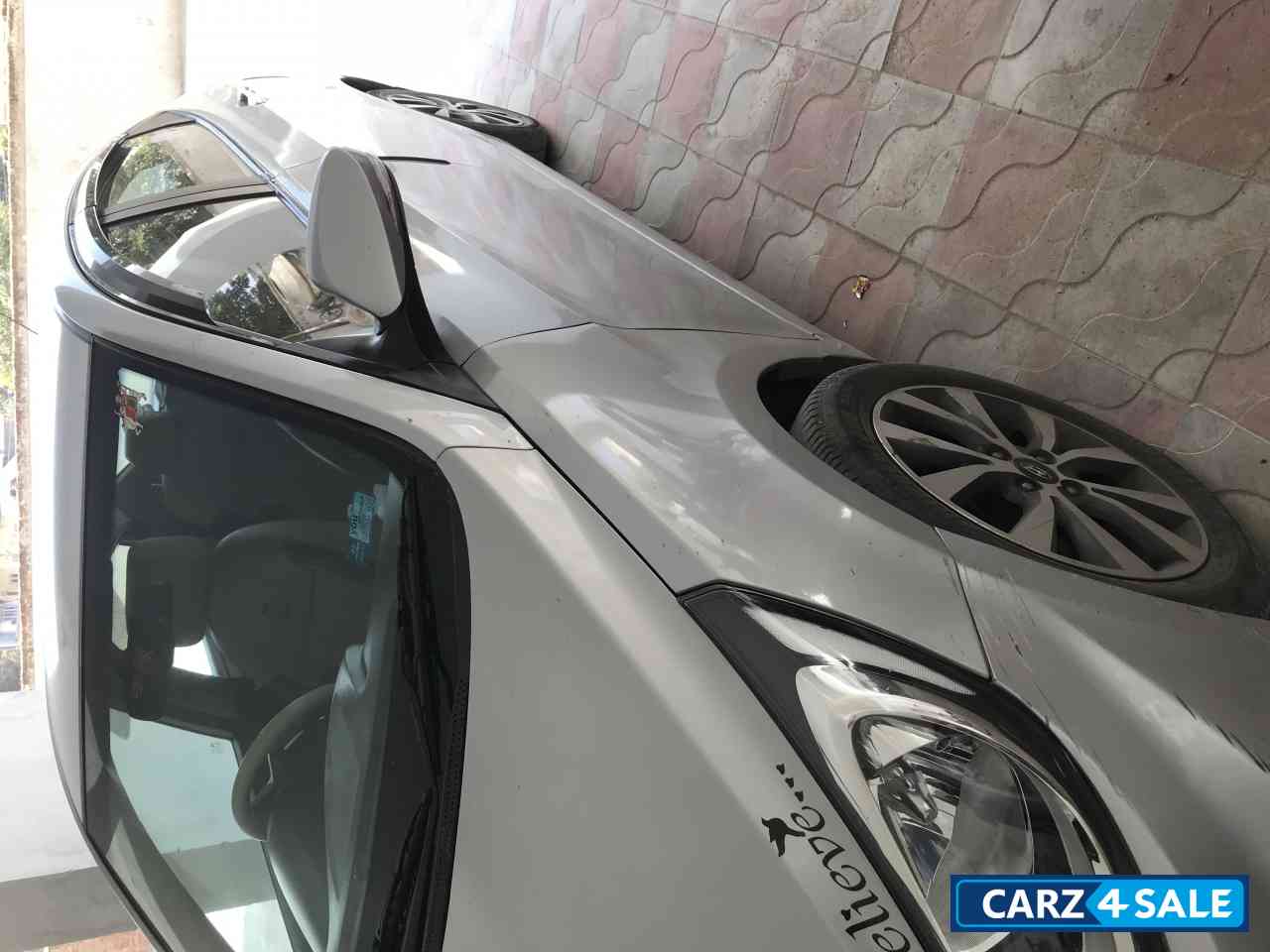 Hyundai  Verna fludic