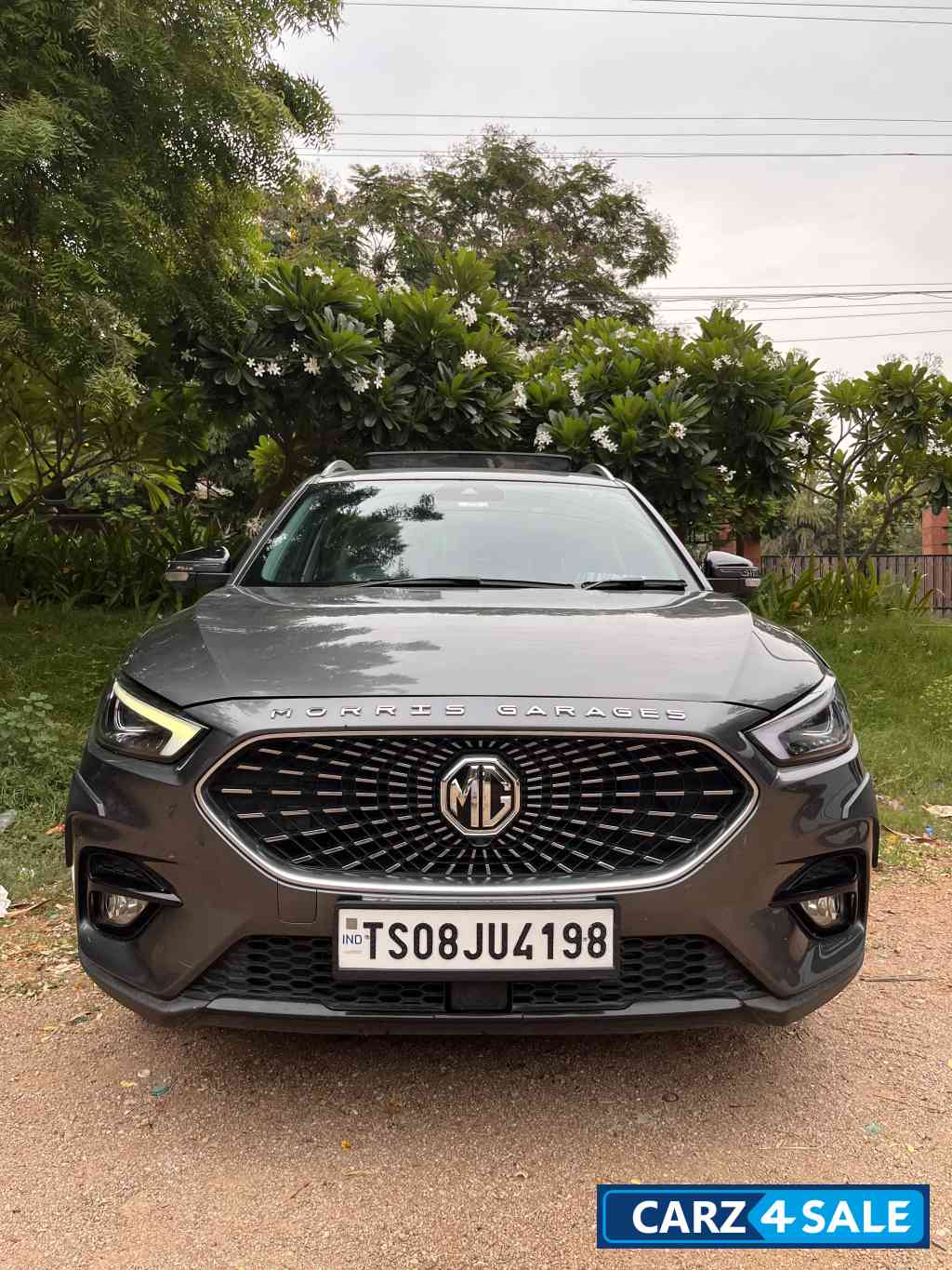 Havana Grey MG Astor Savvy 1.3 Turbo Sangria Red