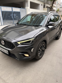 Havana Grey MG Astor Savvy 1.3 Turbo Sangria Red