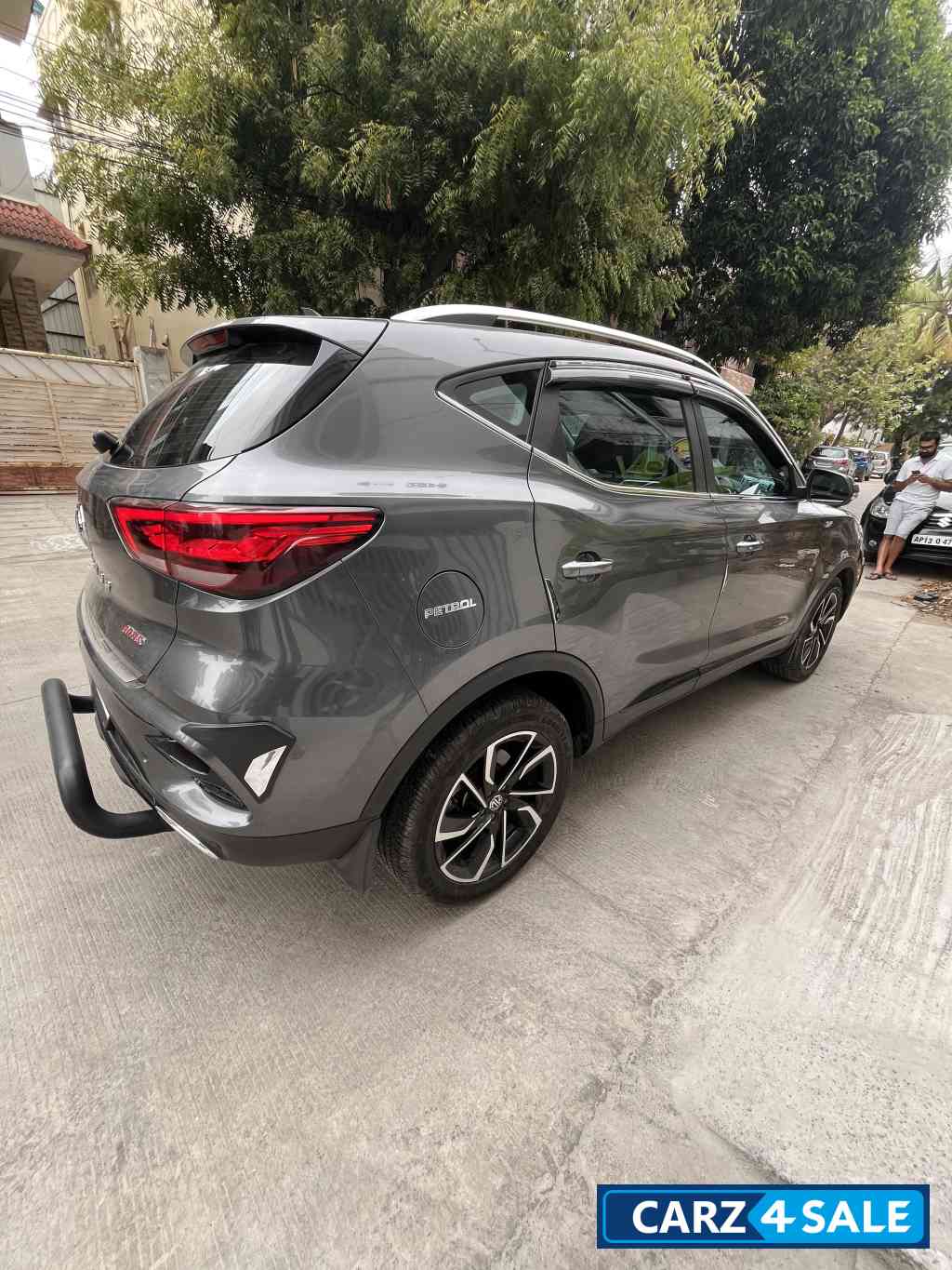 Havana Grey MG Astor Savvy 1.3 Turbo Sangria Red