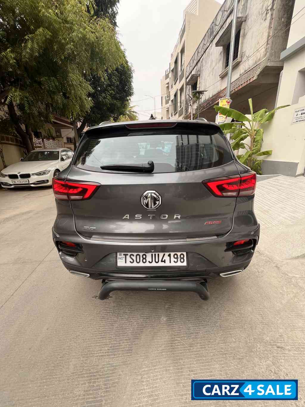 Havana Grey MG Astor Savvy 1.3 Turbo Sangria Red