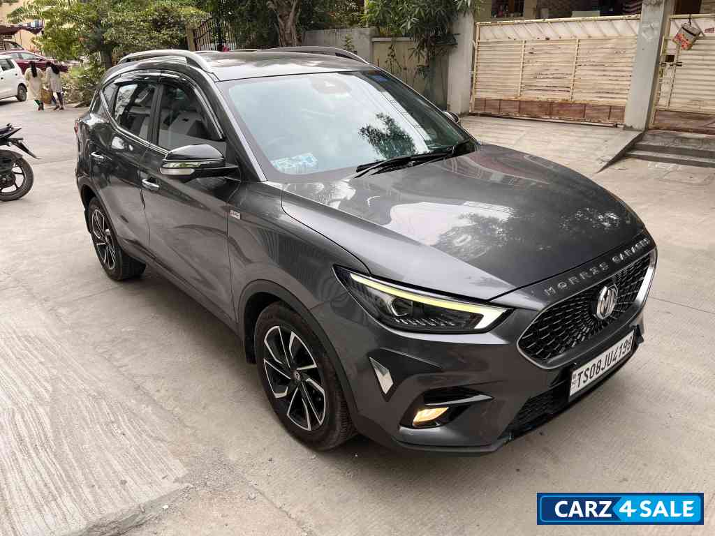 Havana Grey MG Astor Savvy 1.3 Turbo Sangria Red