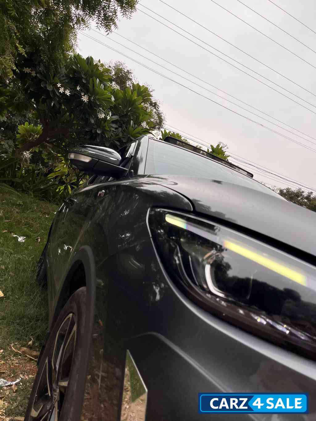 Havana Grey MG Astor Savvy 1.3 Turbo Sangria Red