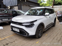 Glacier White Pearl Kia Carens Carens Luxury Plus 1.5 Diesel AT 7 STR