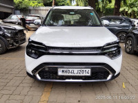 Glacier White Pearl Kia Carens Carens Luxury Plus 1.5 Diesel AT 7 STR