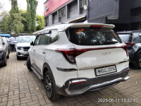 Glacier White Pearl Kia Carens Carens Luxury Plus 1.5 Diesel AT 7 STR