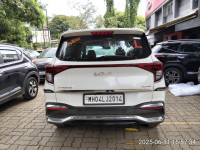 Glacier White Pearl Kia Carens Carens Luxury Plus 1.5 Diesel AT 7 STR