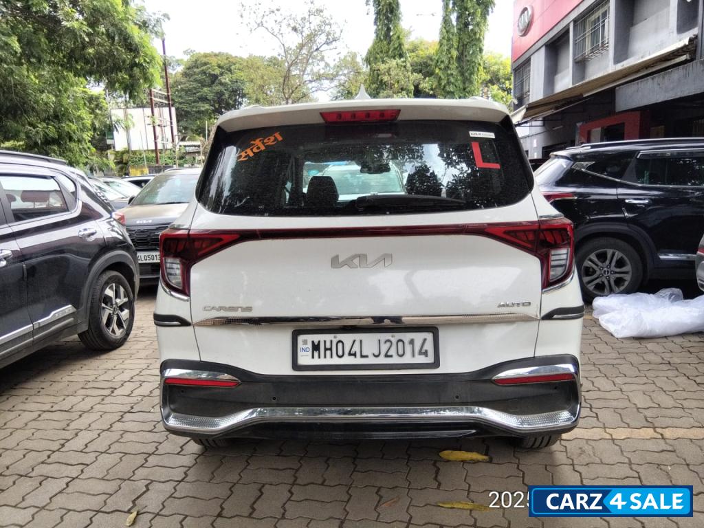 Glacier White Pearl Kia Carens Carens Luxury Plus 1.5 Diesel AT 7 STR Glacier White Pearl Kia Carens Carens Luxury Plus 1.5 Diesel AT 7 STR