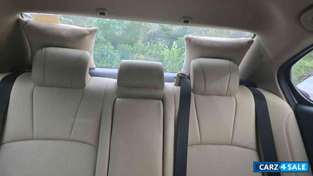 Pearl White Honda City ZX MT iVTEC