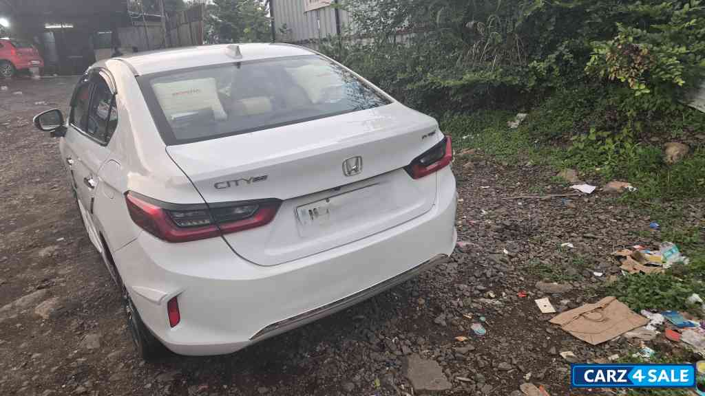 Pearl White Honda City ZX MT iVTEC