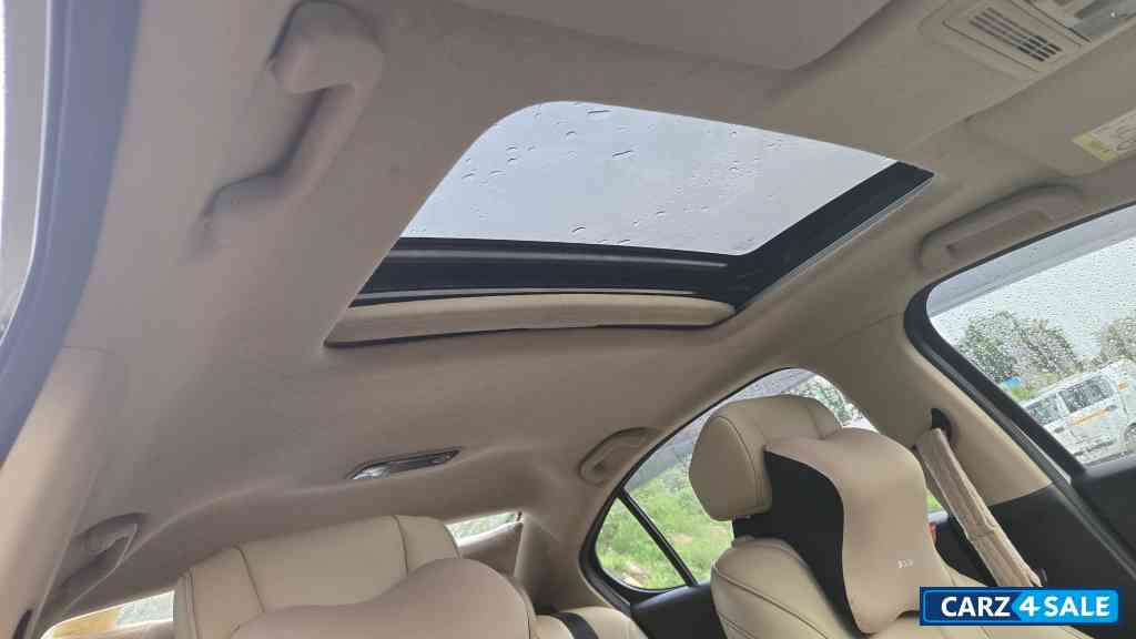 Pearl White Honda City ZX MT iVTEC