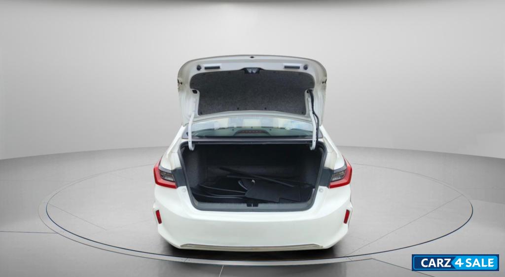 Pearl White Honda City ZX MT iVTEC