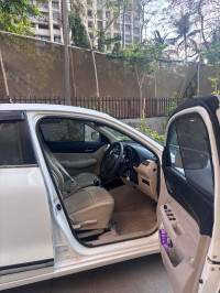 White Maruti Suzuki Dzire Vxi