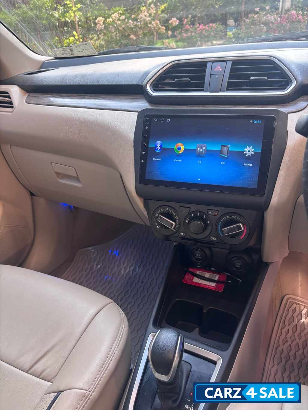 White Maruti Suzuki Dzire Vxi