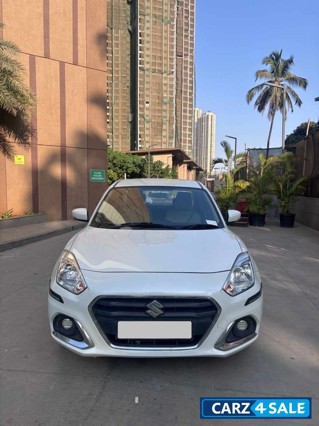 White Maruti Suzuki Dzire Vxi