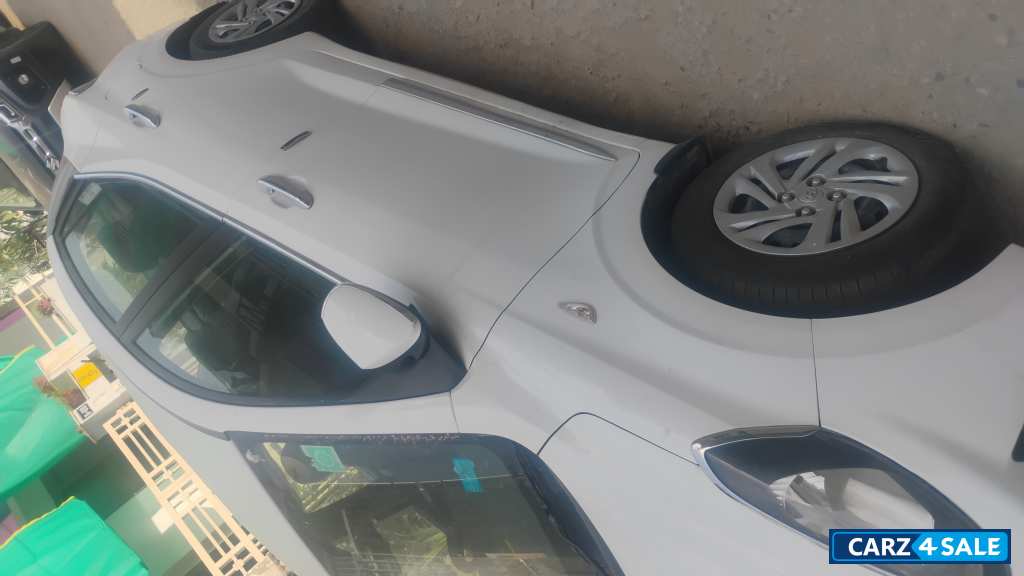 Polar White Hyundai Aura S 1.2 Cng Variant Polar White Hyundai Aura S 1.2 Cng Variant
