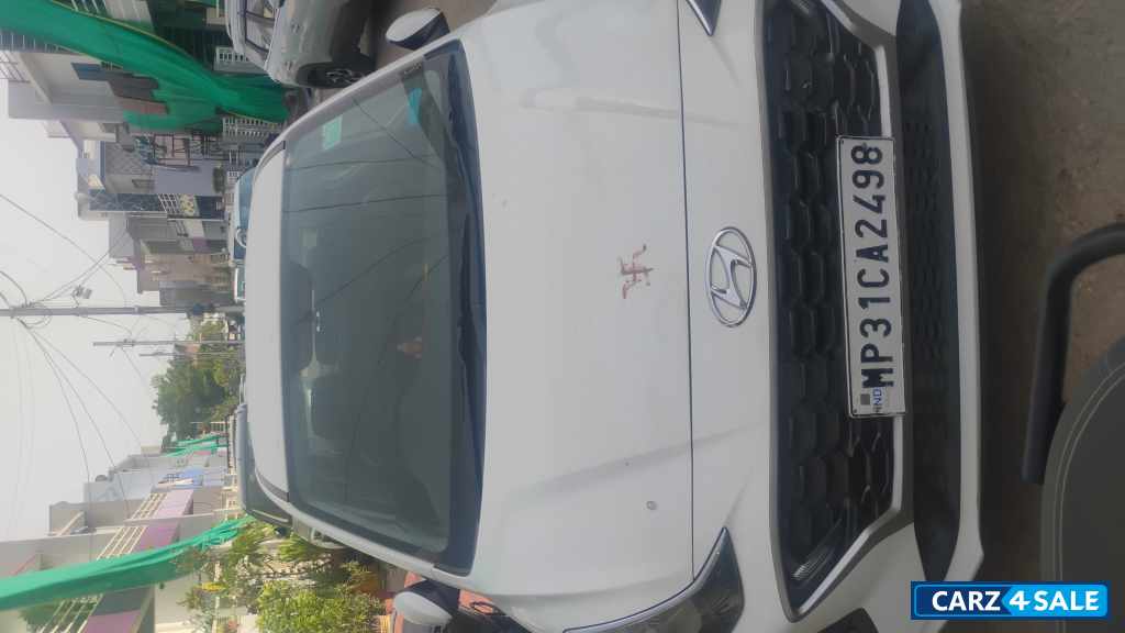 Polar White Hyundai Aura S 1.2 Cng Variant Polar White Hyundai Aura S 1.2 Cng Variant