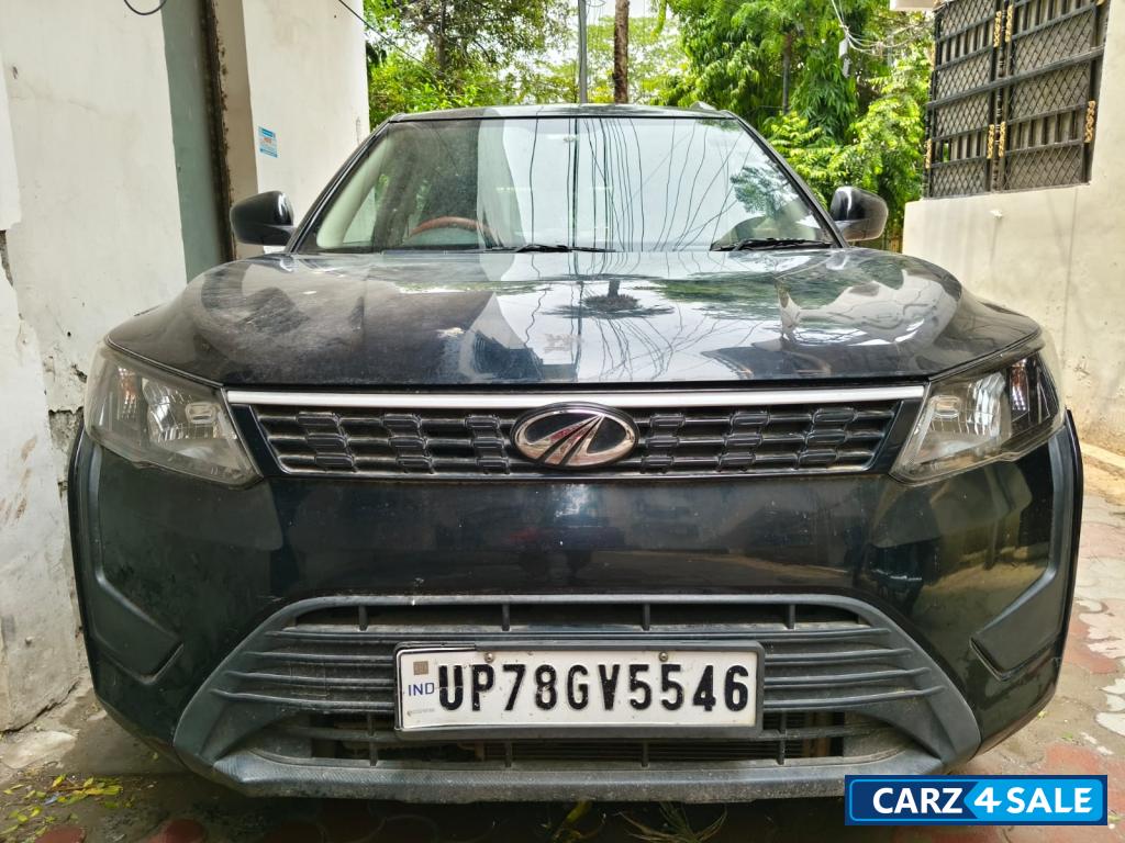 Mahindra XUV300 PETROL W4