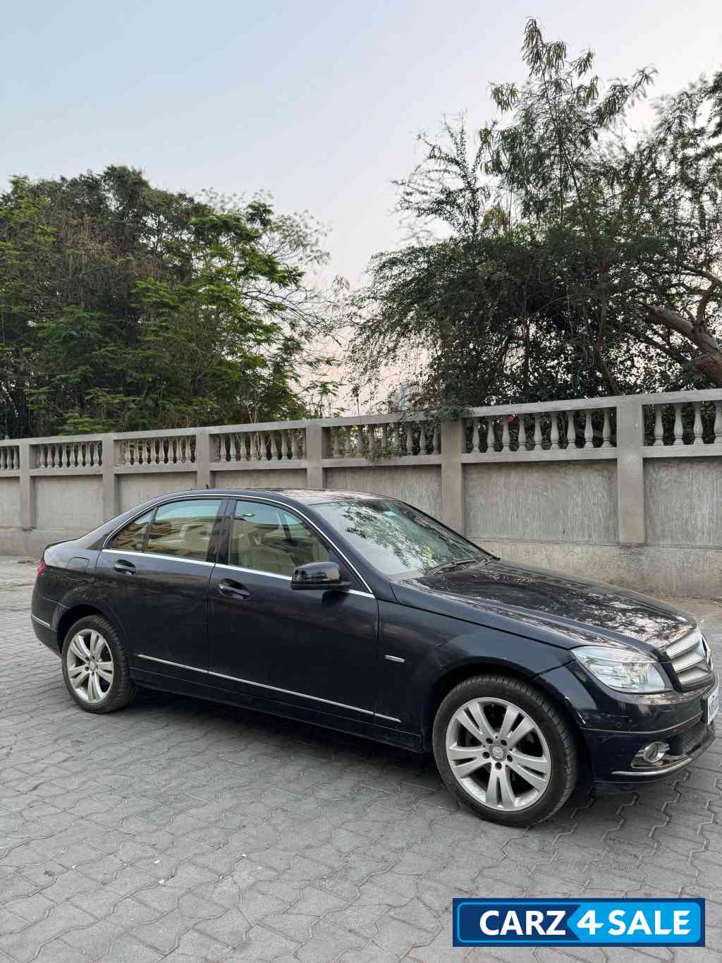 Black Mercedes-Benz C-Class C200 Black Mercedes-Benz C-Class C200