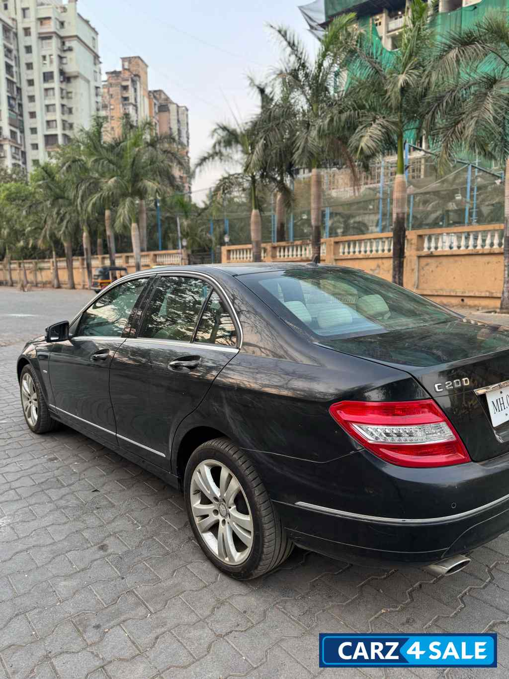 Black Mercedes-Benz C-Class C200 Black Mercedes-Benz C-Class C200