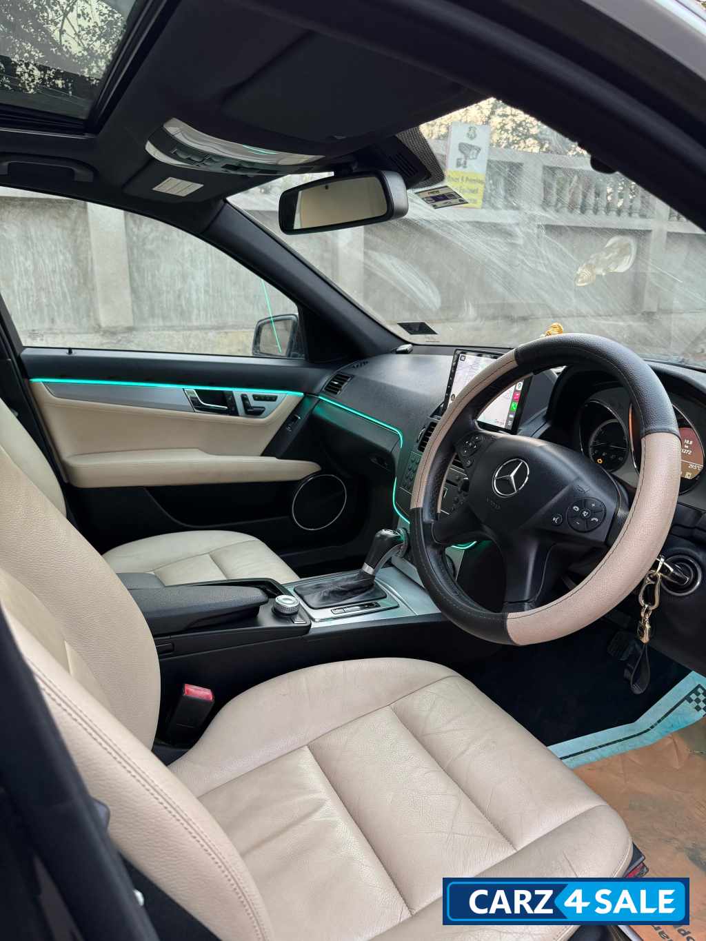 Black Mercedes-Benz C-Class C200 Black Mercedes-Benz C-Class C200