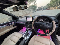 Black Mercedes-Benz C-Class C200