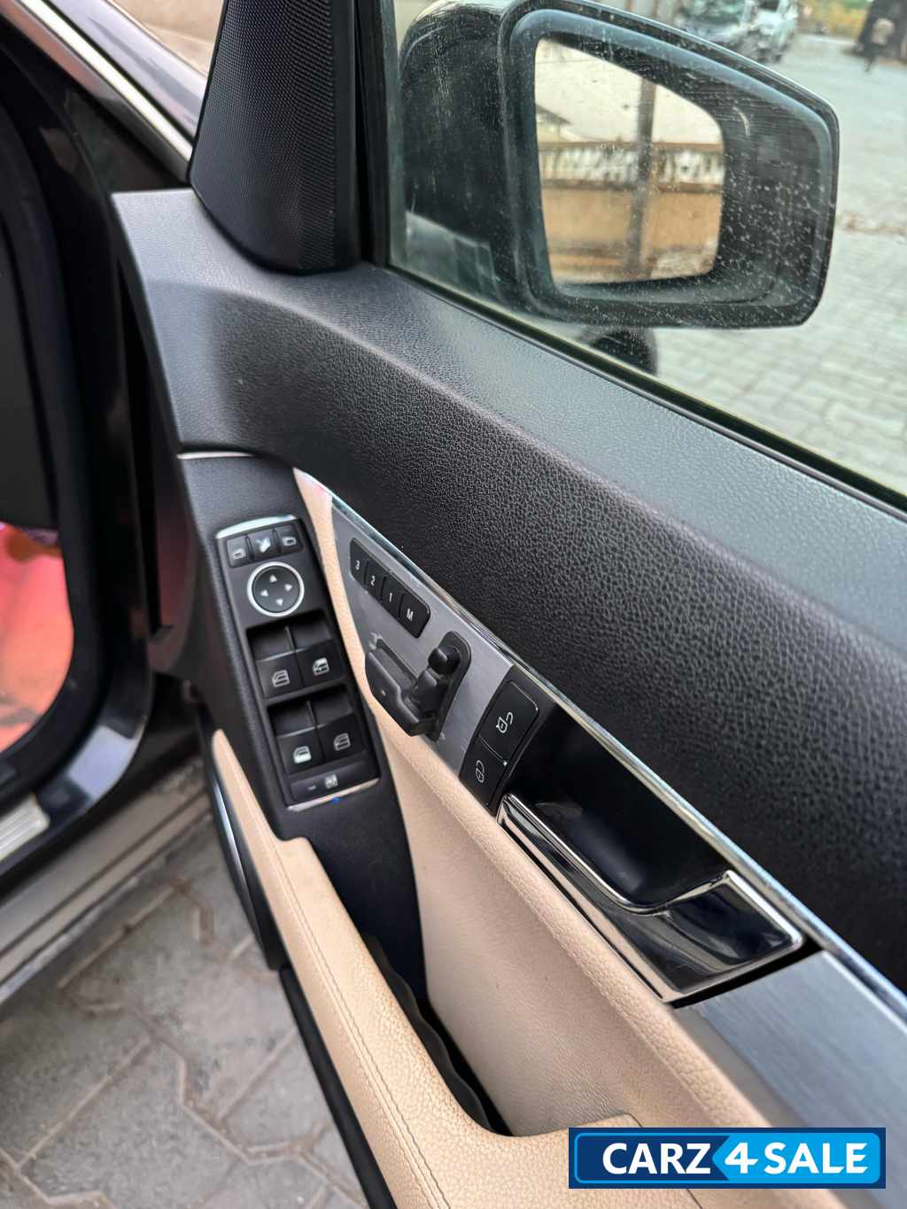 Black Mercedes-Benz C-Class C200 Black Mercedes-Benz C-Class C200