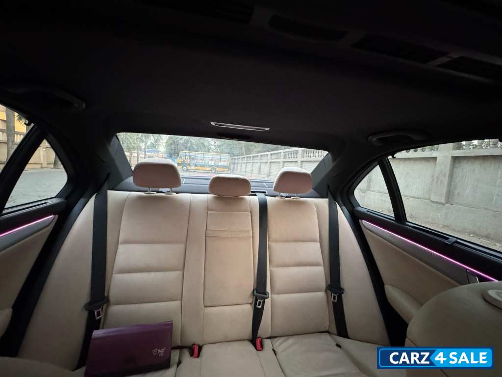 Black Mercedes-Benz C-Class C200 Black Mercedes-Benz C-Class C200