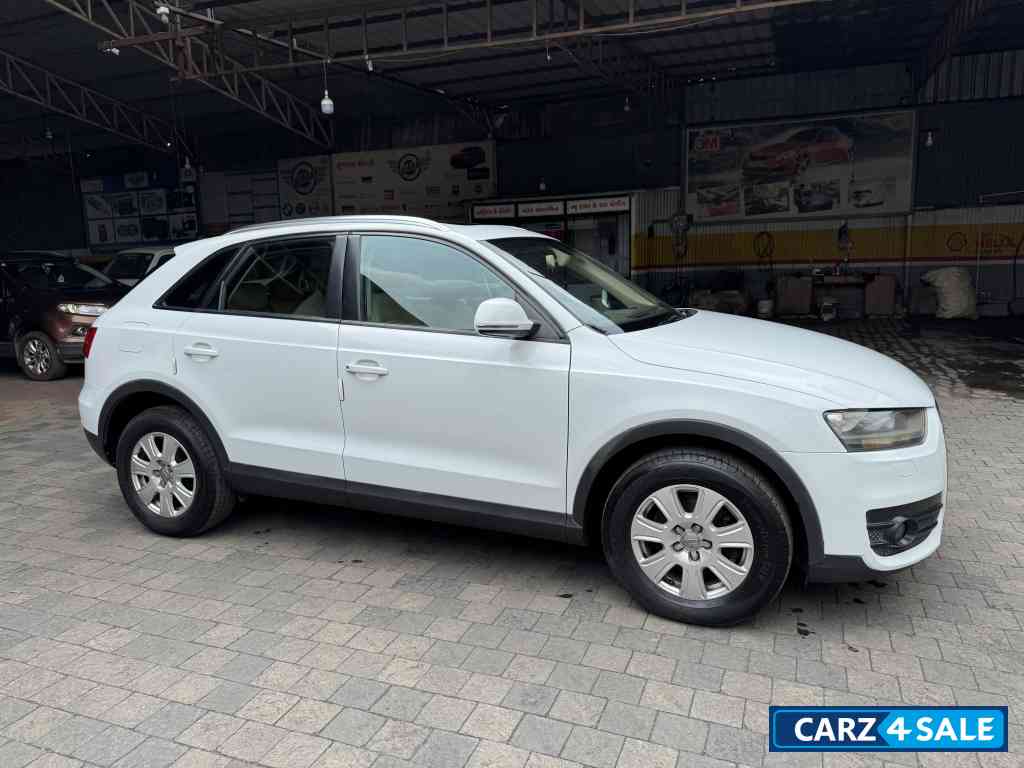 White Audi Q3 2.0 qudro