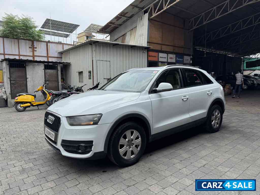 White Audi Q3 2.0 qudro