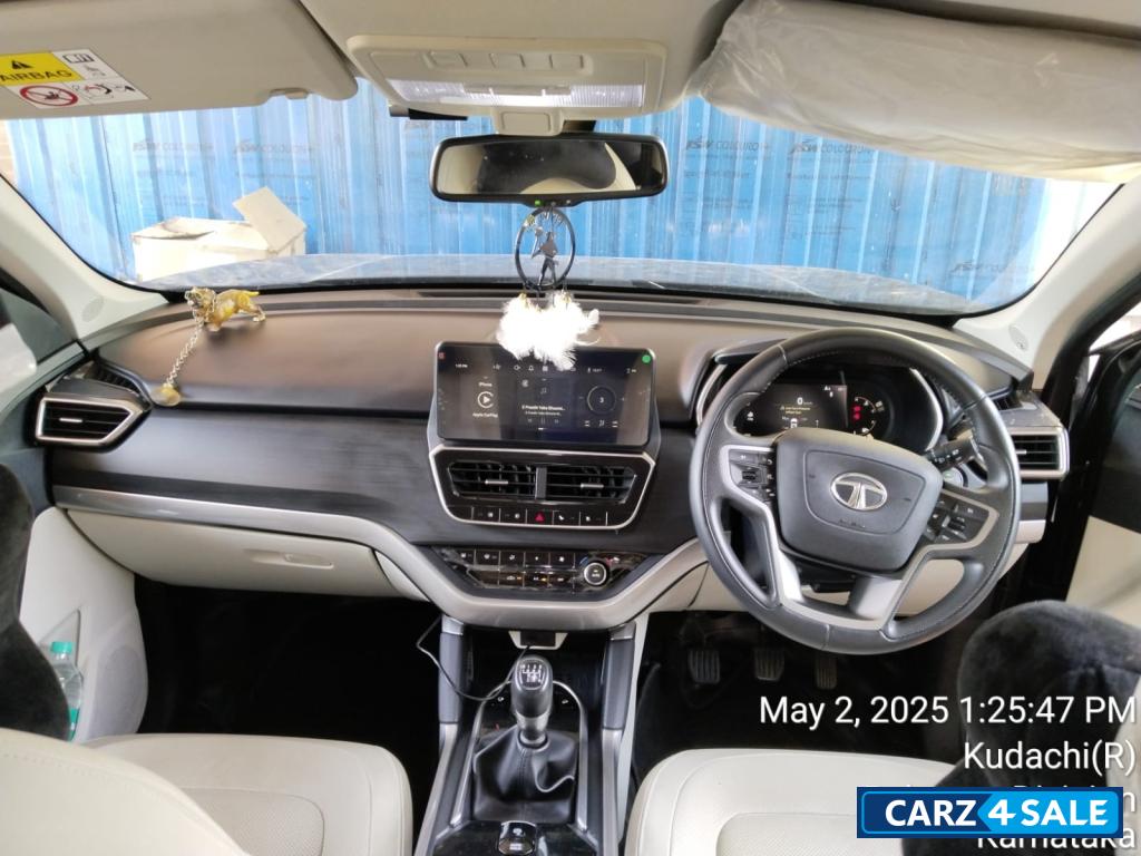 Day Grey Tata Safari XZ plus 7str