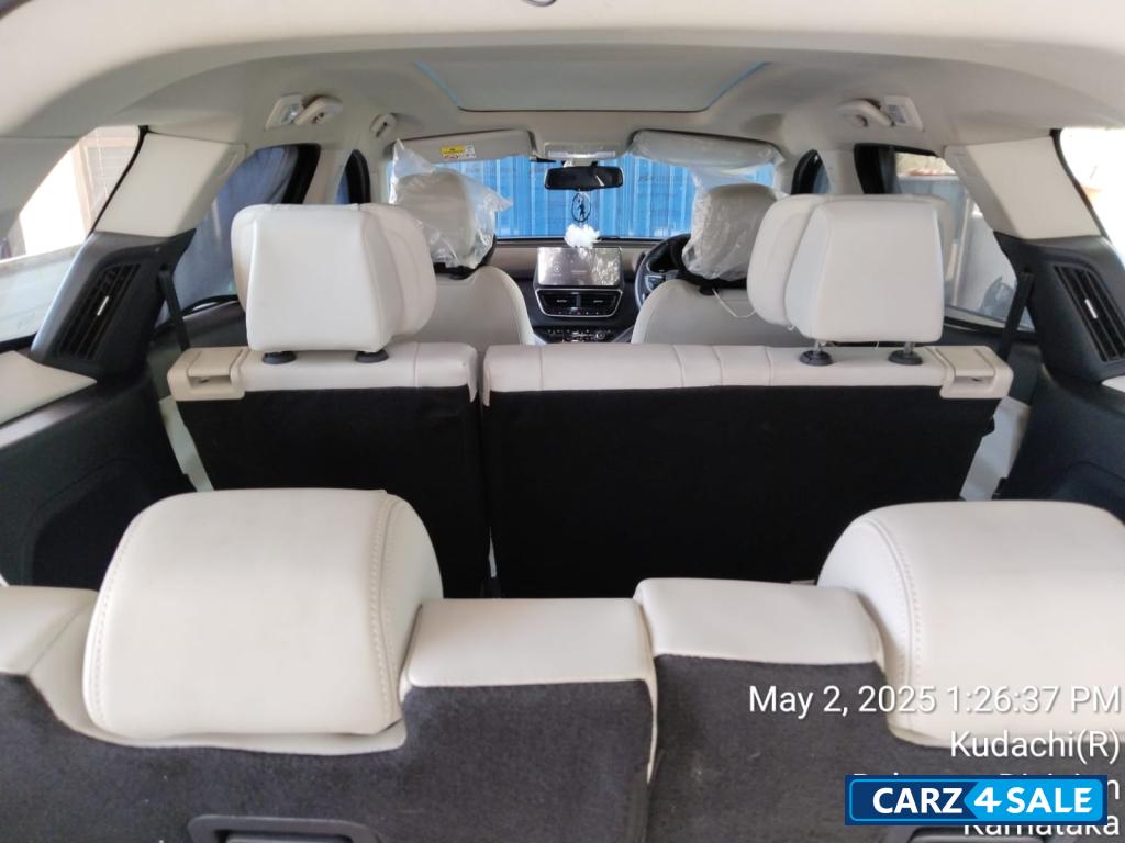 Day Grey Tata Safari XZ plus 7str