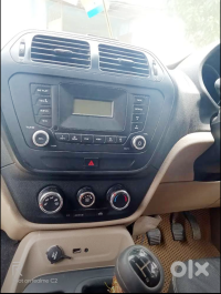 White Mahindra TUV300 T6+