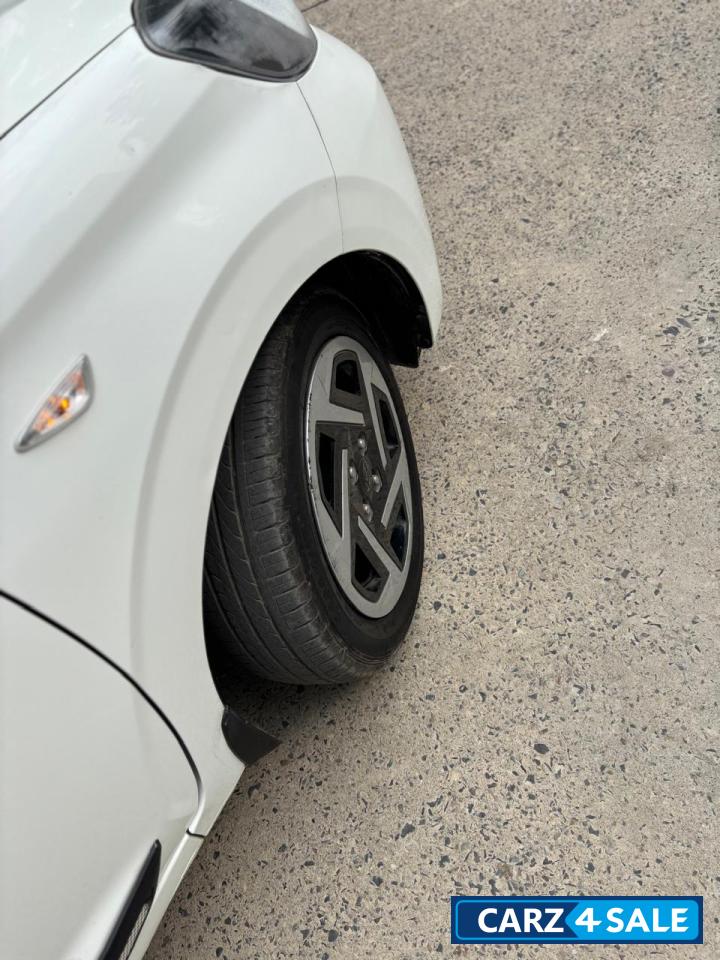 Hyundai Aura 1.2 s manual Hyundai Aura 1.2 s manual